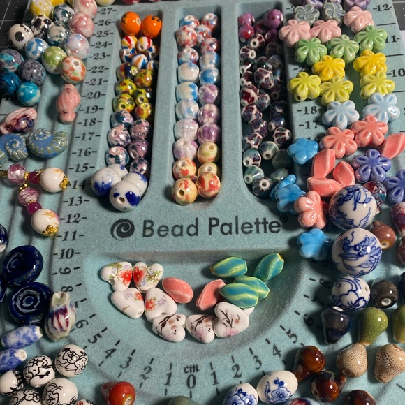 Unlisted Ceramic Beads As Shown In Live - Picture 2 of 2